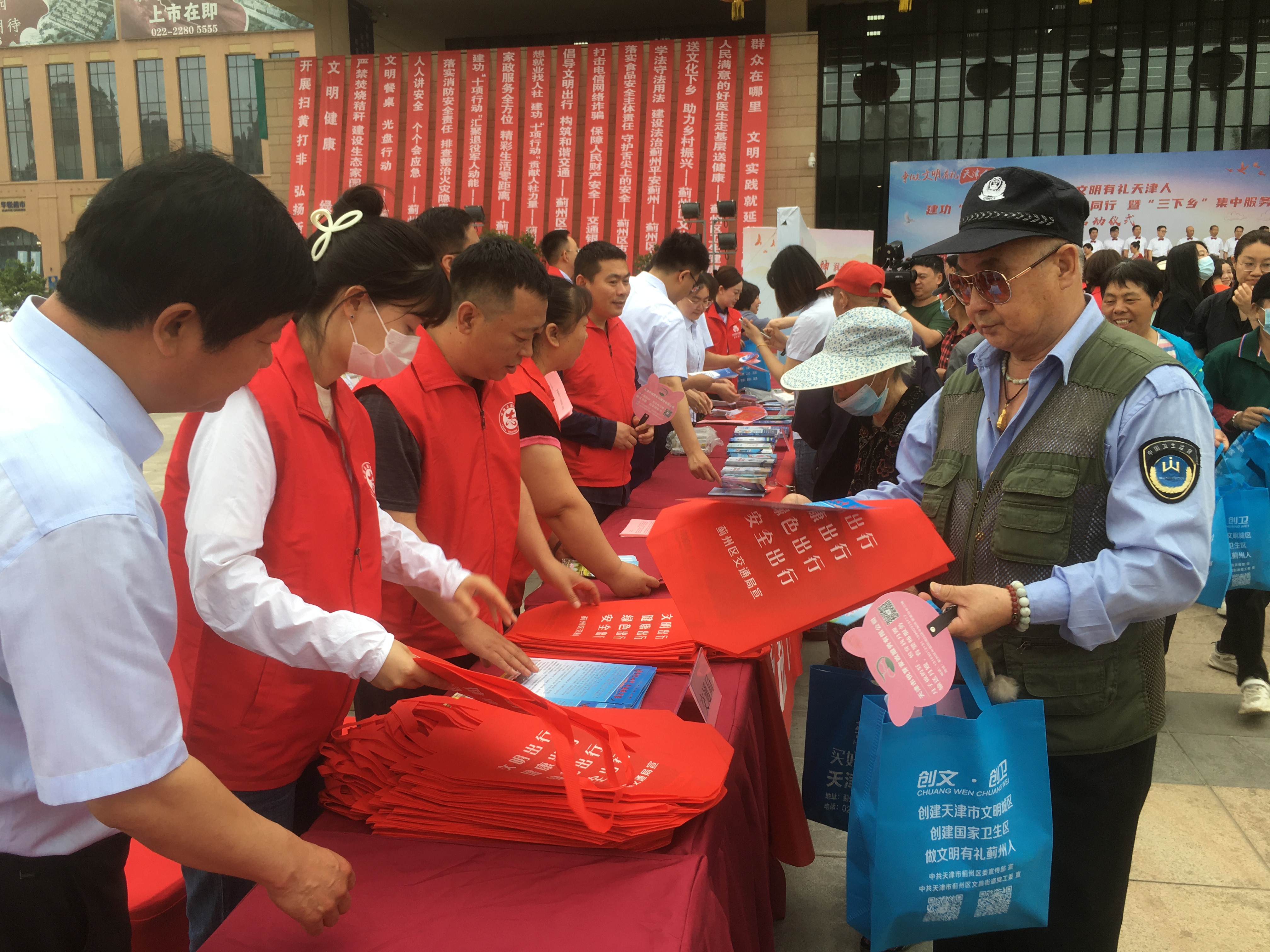 10253999.jpg 10253999.jpg