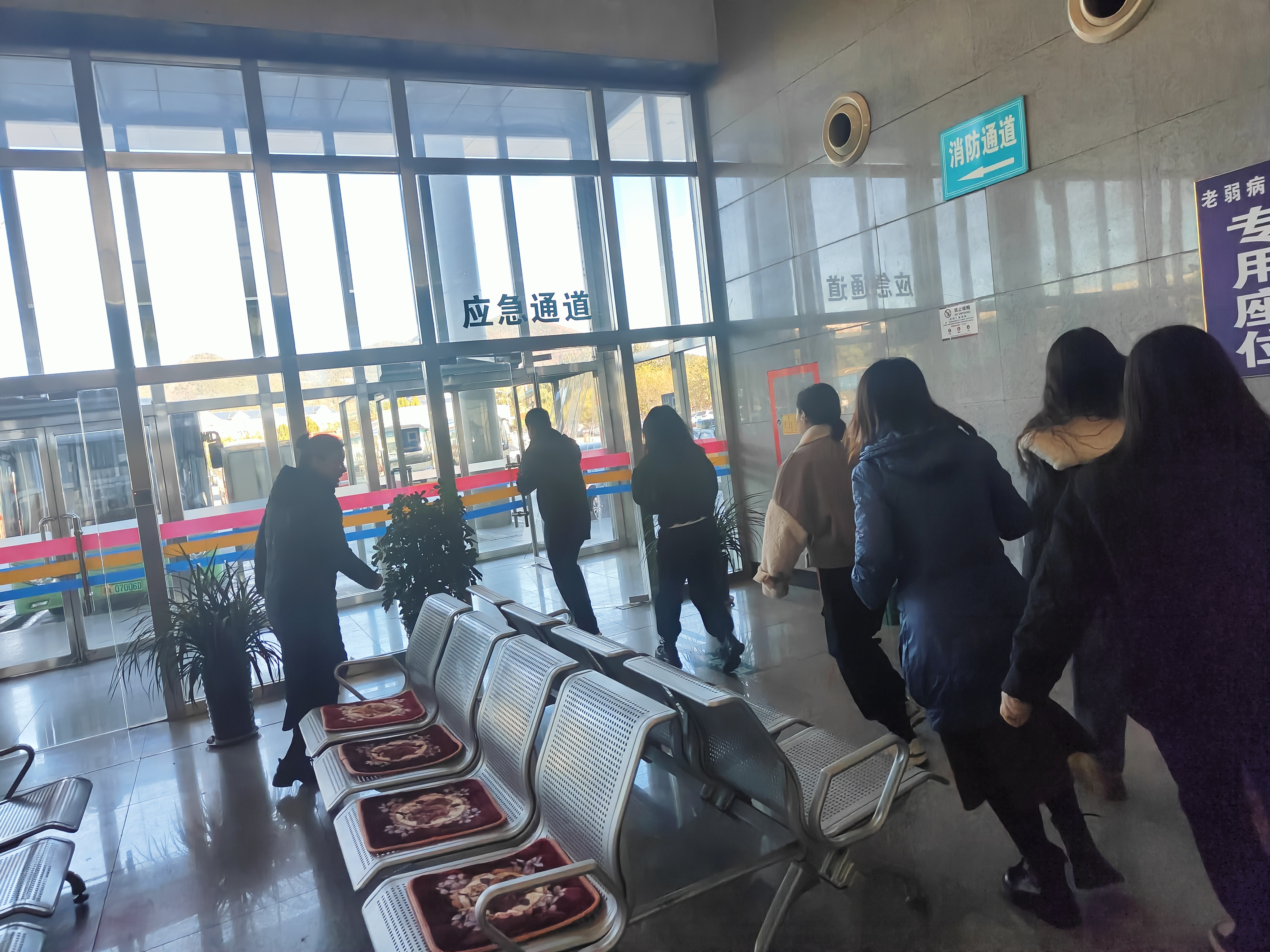 60170711.jpg 60170711.jpg